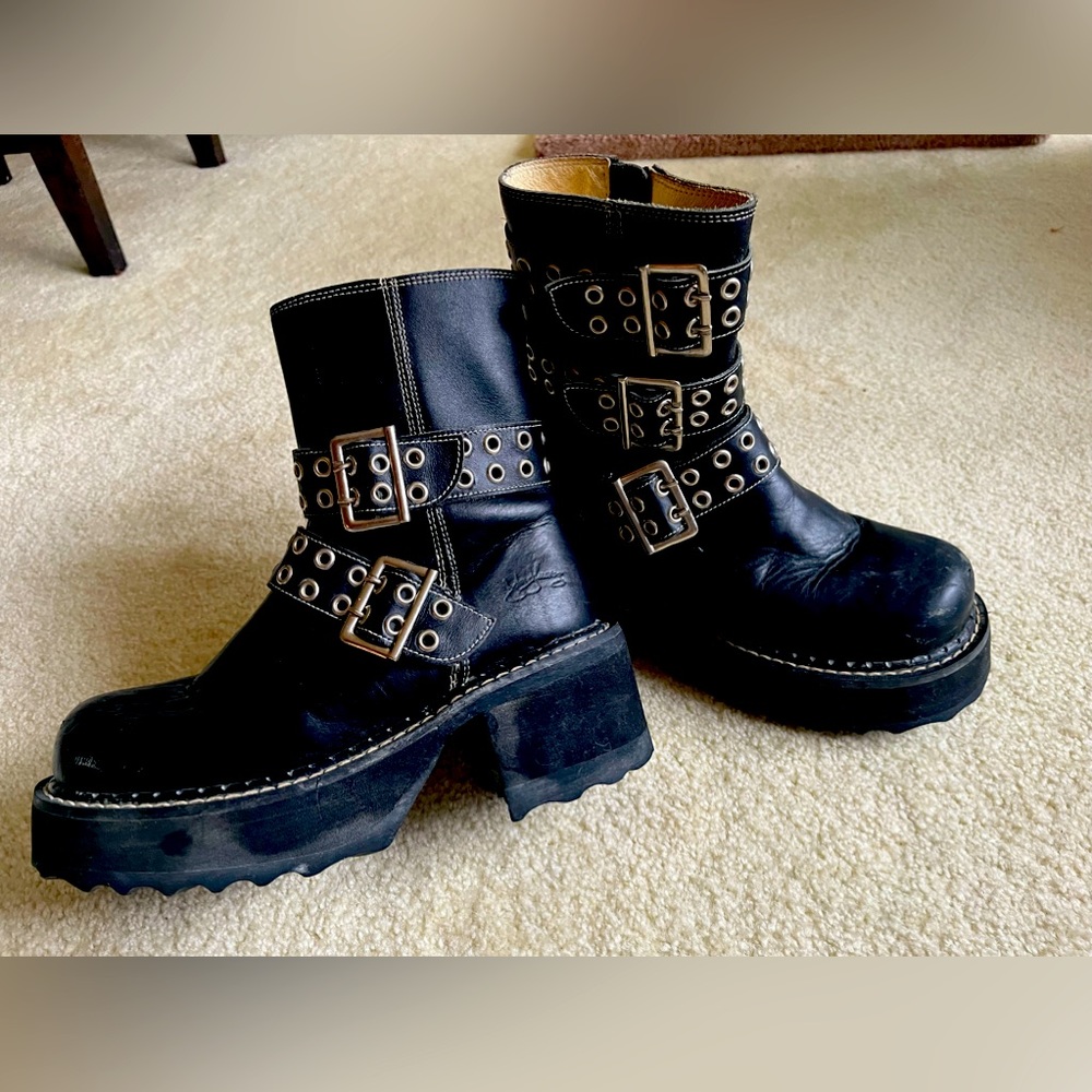 These boots played on The Playa, perfectly! Gently worn platform Fluevogs, rare!